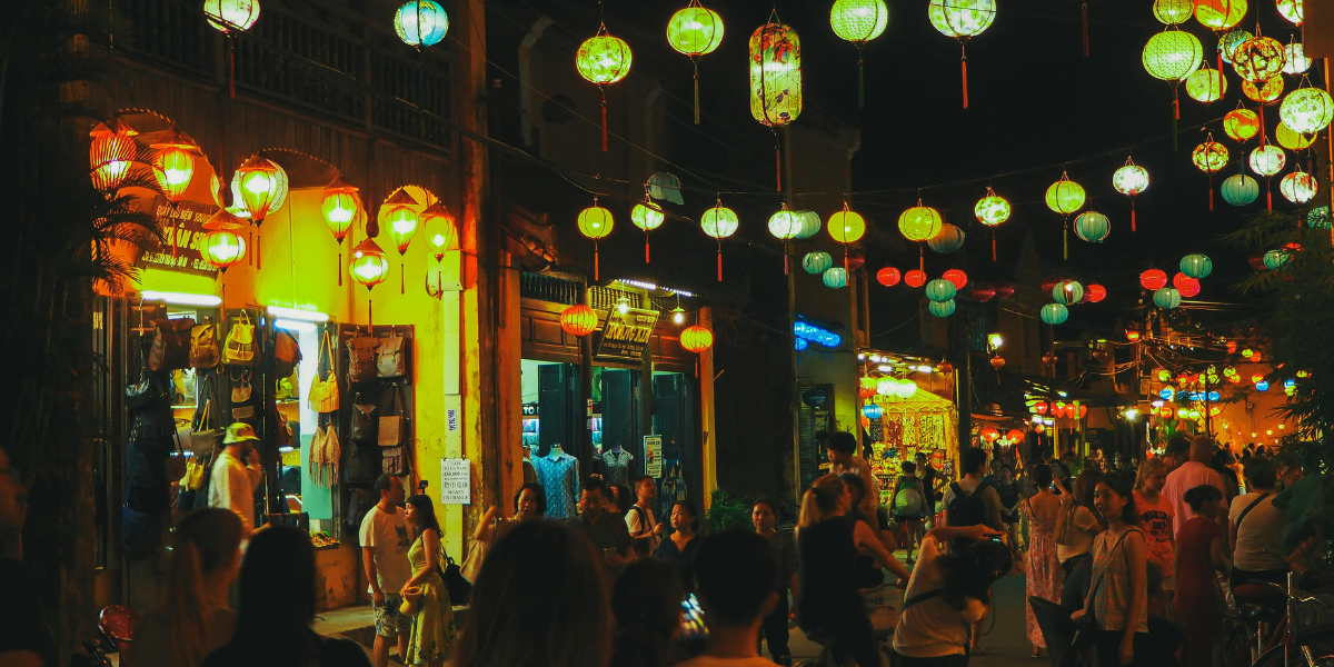 Planes nocturnos en CDMX: terrazas, bares y experiencias para disfrutar la ciudad de noche.